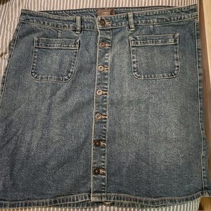 Torrid knee length button down denim skirt size 18